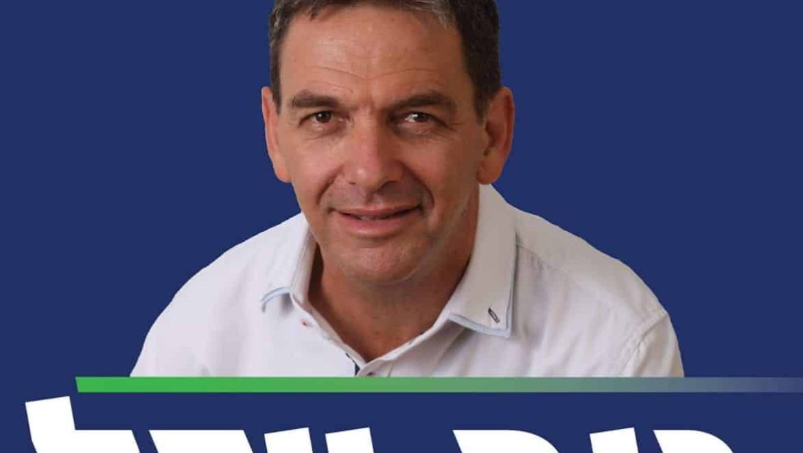 טקס הרמת כוסית בכפר אוריה עם המועמד לראשות המועצה ניב ויזל
