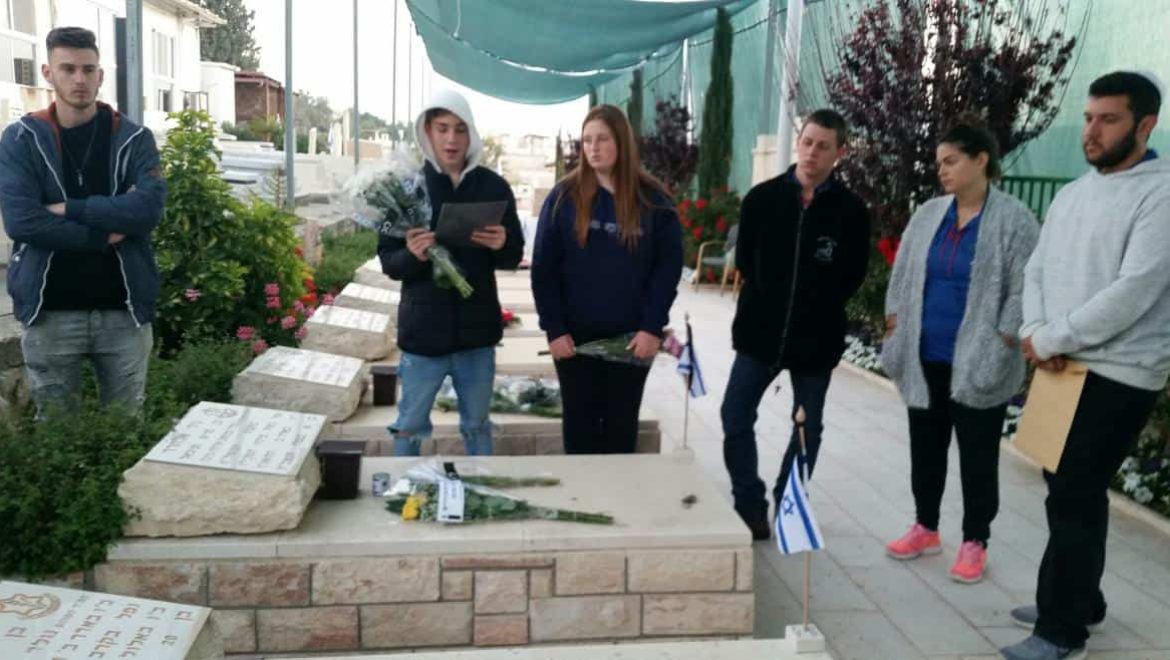 זר לכל נופל – אירועי יום הזיכרון במטה יהודה