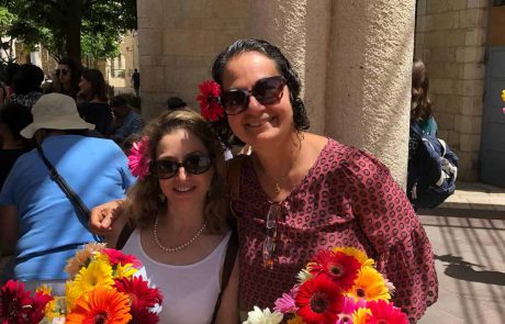 תג מאיר ופרחים ביום ירושלים