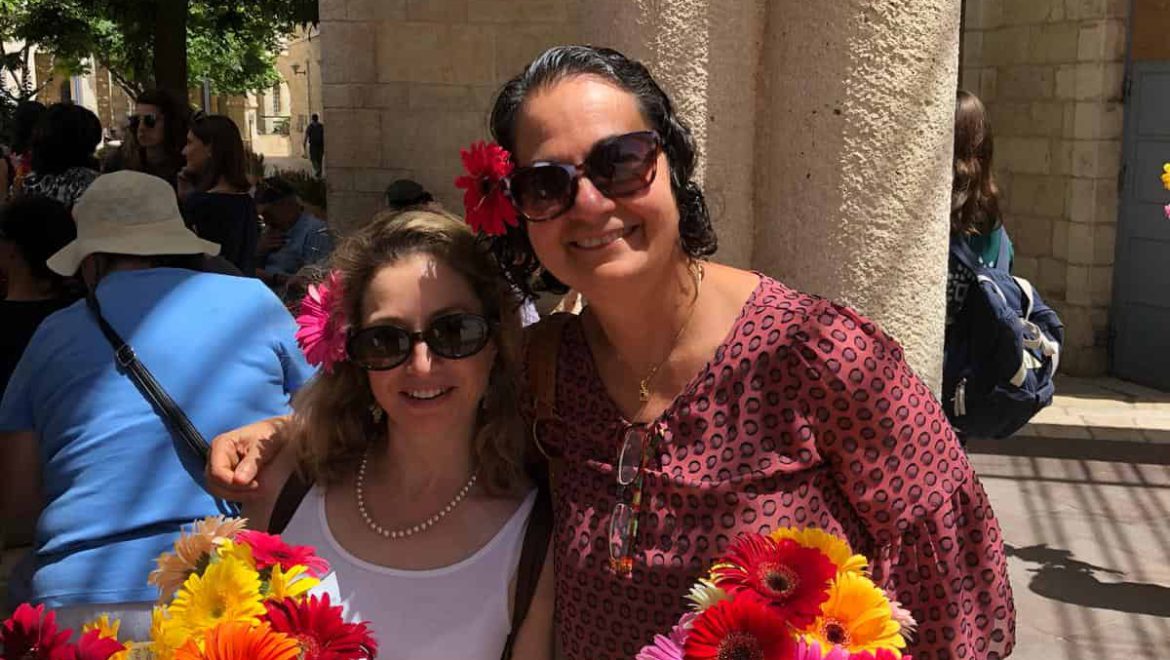 תג מאיר ופרחים ביום ירושלים