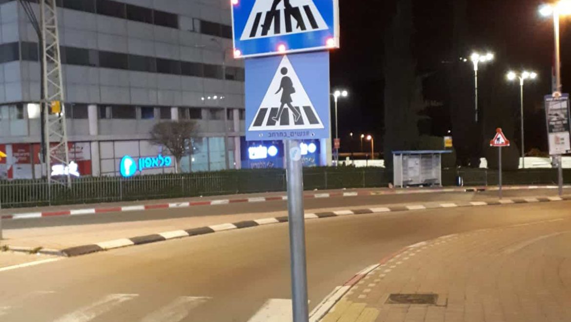 תמרורים עם דמויות נשים נתלו ברחבי העיר בית שמש
