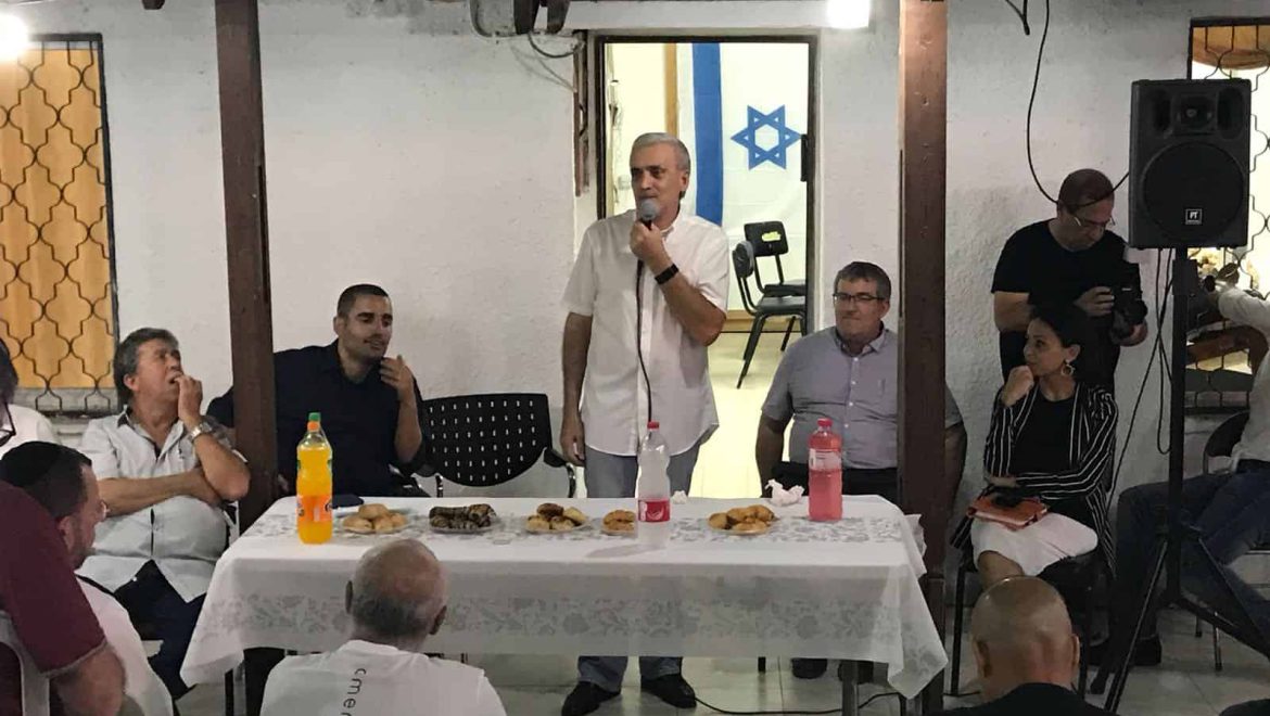 הרמת כוסית לרגל השנה החדשה בסניף הליכוד