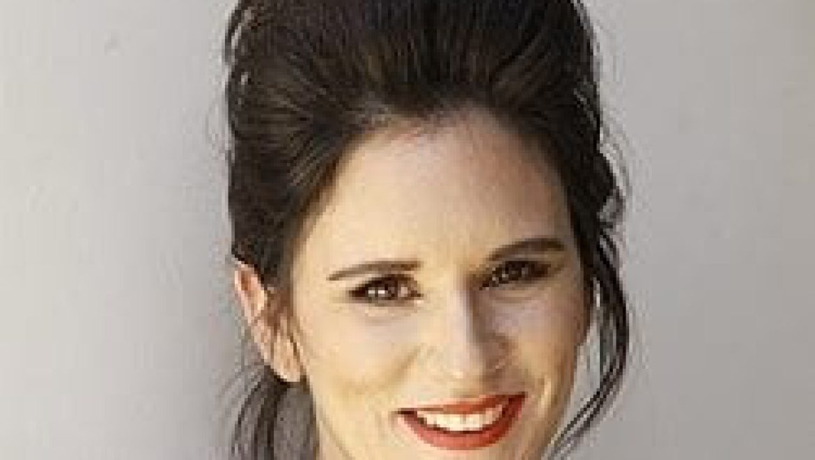 אסנת אלעזרי השתתפה בקמפיין ארצי ‘לא מרימות ידיים’