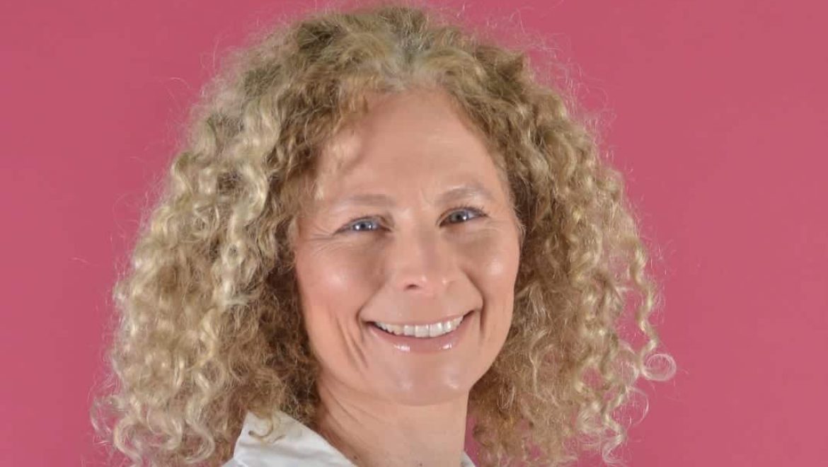 איה שגיא – IWOMEN