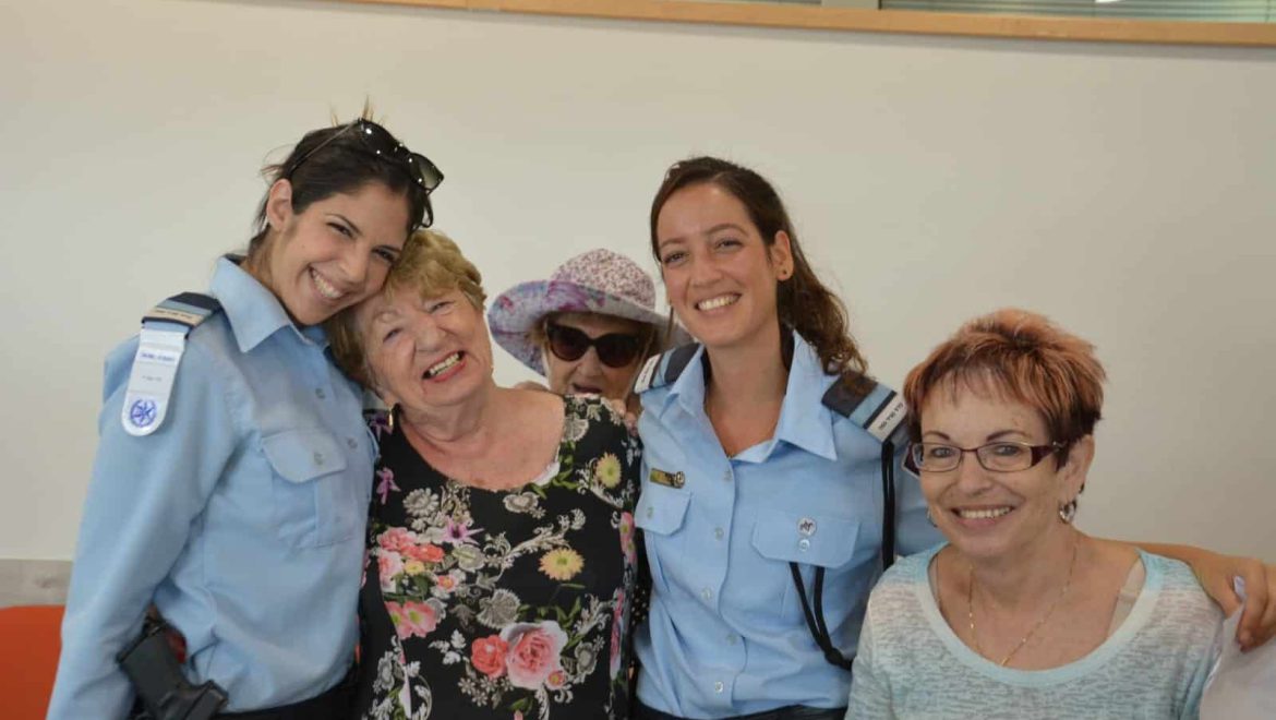 שוטרים וניצולים