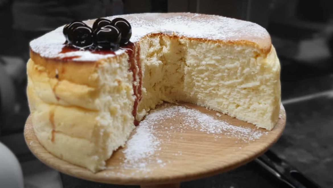 עוגת גבינה אפויה – המלכה הלבנה מאת: שפית ציפי מדינה